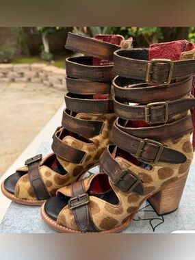 FREE BIRD BRAND Women's Leopard Print Strappy Buckle Block Heel Sandals - Brown